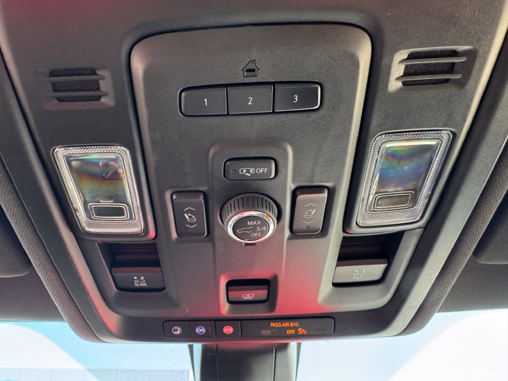Used 2022 GMC Yukon XL AT4 AWD/4WD image 36