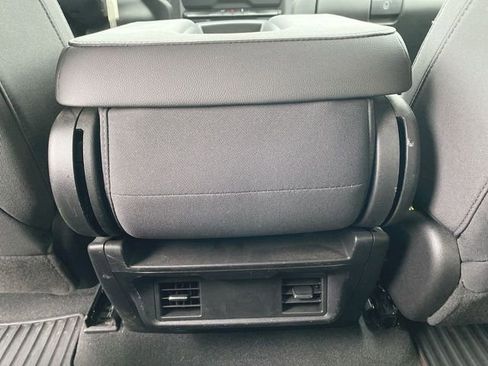 Used 2021 Chevrolet Silverado 2500 Custom w/ Custom Value Package image 19