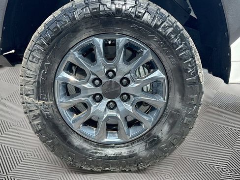 Used 2025 Toyota Tundra SR5 w/ SR5 Convenience Package AWD/4WD image 30