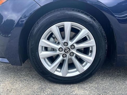 Used 2025 Toyota Corolla LE w/ LE Premium Package FWD image 7