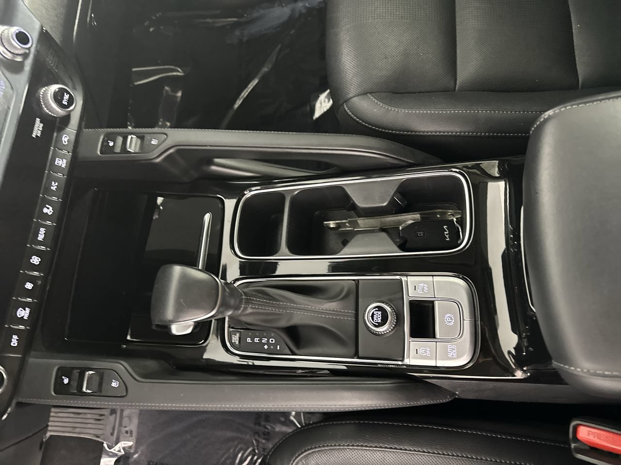 Used 2022 Kia Telluride EX w/ EX Premium Package FWD image 9