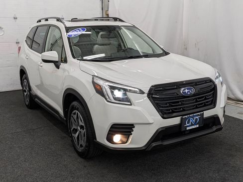 Used 2023 Subaru Forester Premium image 13