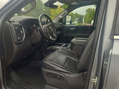 Used 2020 Chevrolet Silverado 1500 LTZ w/ LTZ Premium Package image 8