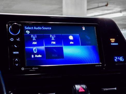 Used 2018 Toyota C-HR XLE image 27