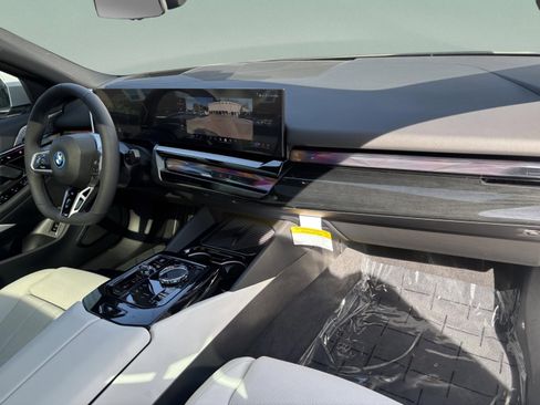 New 2026 BMW 550e xDrive w/ Executive Package AWD/4WD image 22