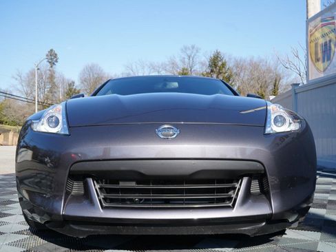 Used 2010 Nissan 370Z Touring w/ Sport Pkg image 15