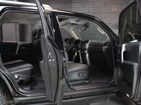 Used 2019 Toyota 4Runner SR5 Premium AWD/4WD image 22