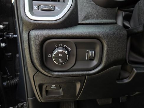 New 2026 RAM 1500 Express AWD/4WD image 12