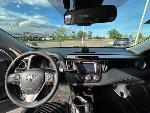 Used 2018 Toyota RAV4 LE w/ All Weather Liner Package AWD/4WD image 9