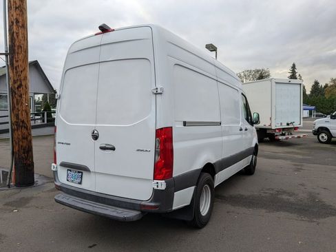 Used 2019 Freightliner Sprinter 2500 image 7