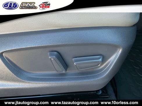Used 2019 Toyota Camry XSE FWD image 15