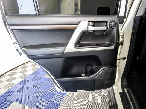 Used 2019 Toyota Land Cruiser AWD/4WD image 16