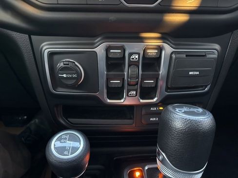 Used 2019 Jeep Wrangler Unlimited Sahara w/ Cold Weather Group image 22