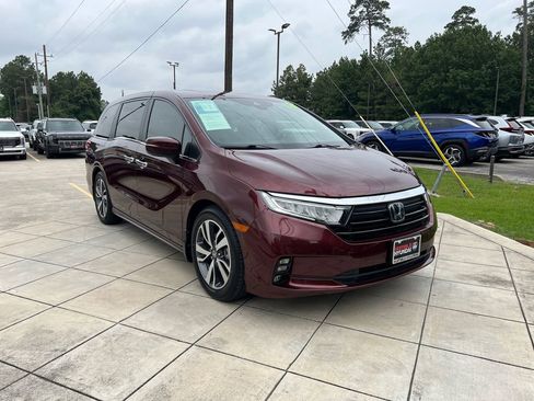 Used 2021 Honda Odyssey Touring image 3