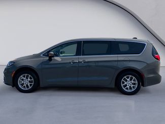 Used 2023 Chrysler Pacifica Touring-L FWD video 2