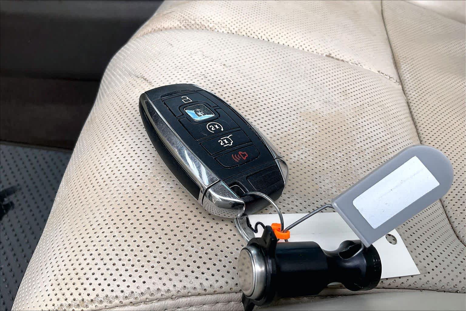 Used 2018 Lincoln Navigator Select w/ Technology Package RWD image 14