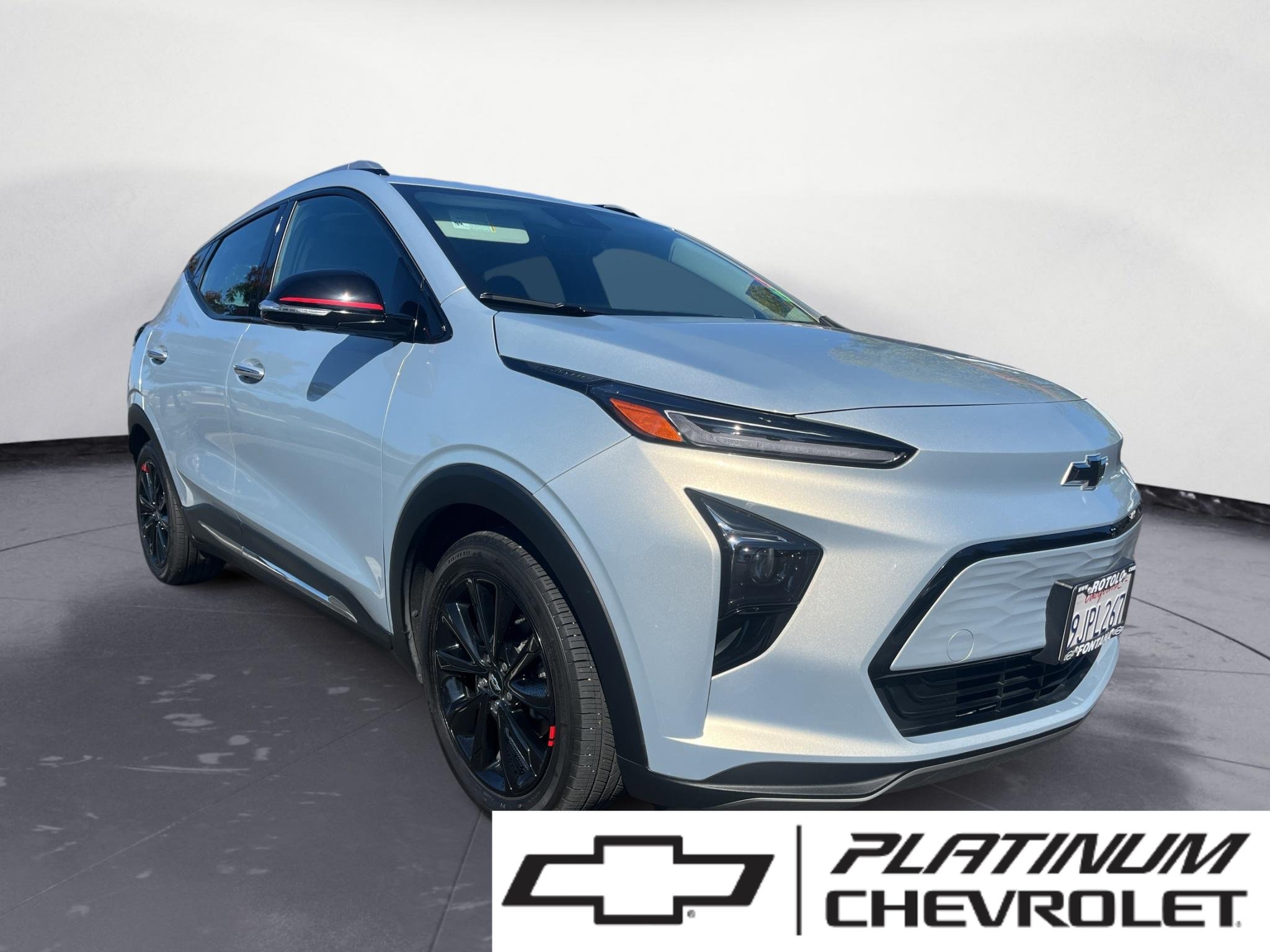 Used 2023 Chevrolet Bolt EUV Premier w/ Sun & Sound Package FWD image 1