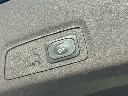 Used 2019 Lincoln MKC Premiere image 49