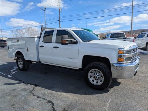 Used 2018 Chevrolet Silverado 2500 W/T w/ Snow Plow Prep Package image 6
