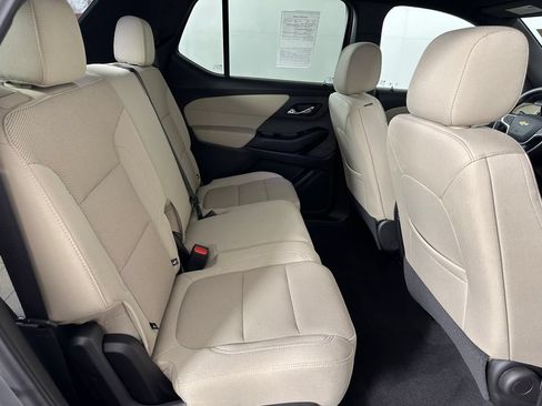 Used 2024 Chevrolet Traverse LS FWD image 30