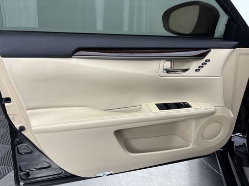 Used 2014 Lexus ES 350 w/ Premium Package FWD image 26