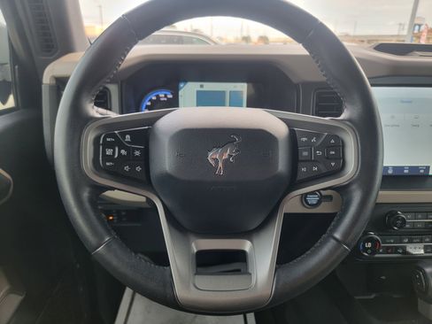 Used 2023 Ford Bronco Wildtrak image 17