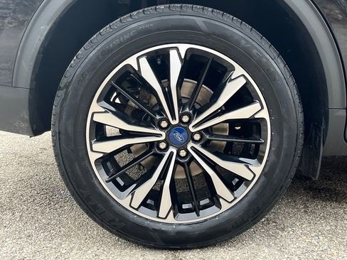 Certified 2022 Ford Escape SE w/ SE Sport Appearance Package AWD/4WD image 23