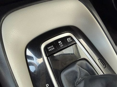 Used 2022 Toyota Corolla LE FWD image 20