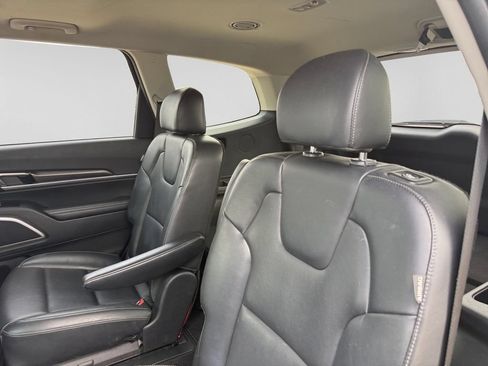 Used 2025 Kia Telluride S AWD/4WD image 38