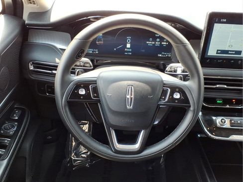 Used 2023 Lincoln Corsair FWD w/ Rear Removable Package Tray image 12