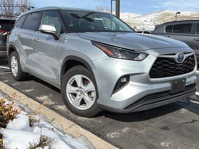 Used 2023 Toyota Highlander LE