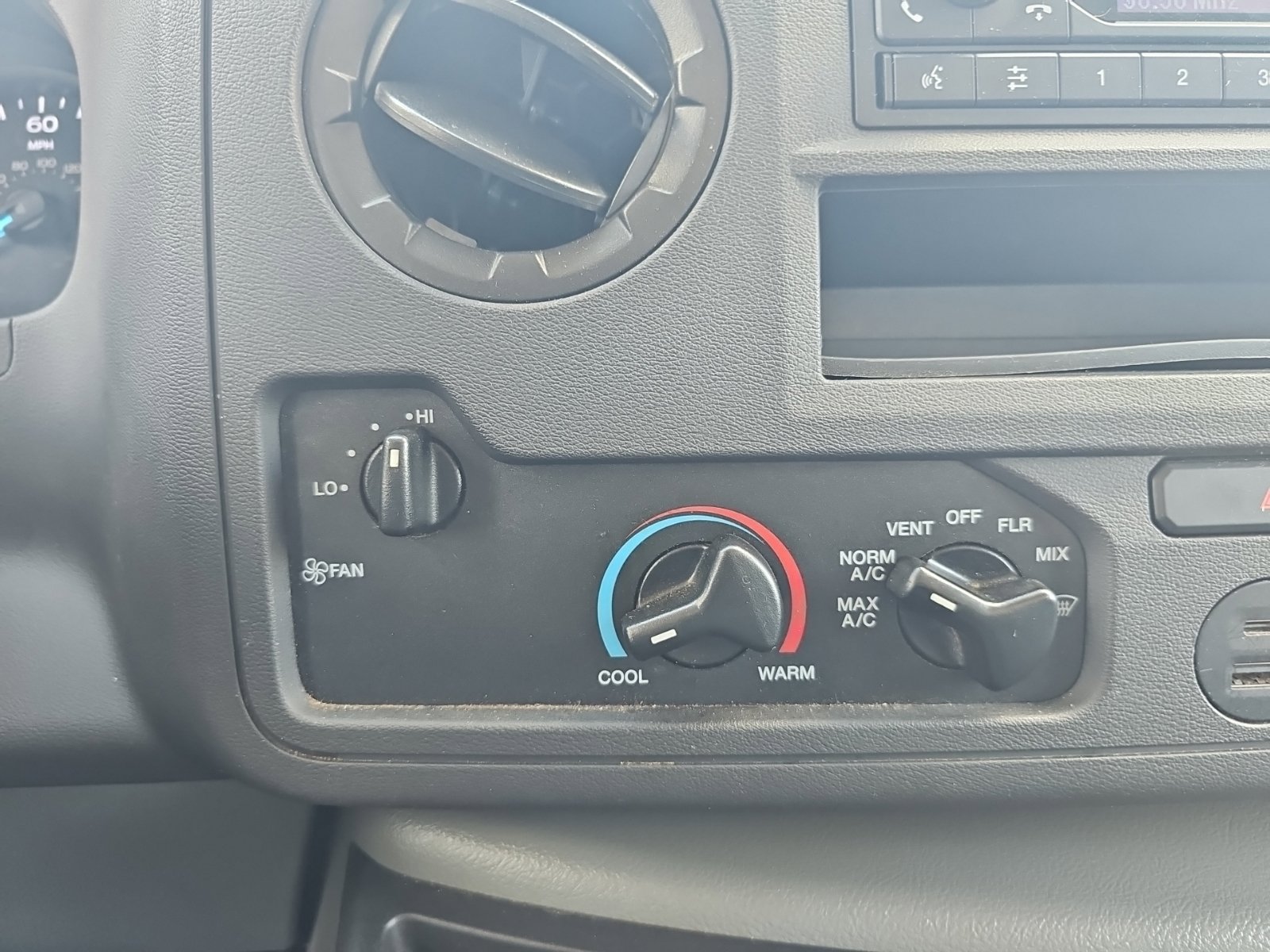 Used 2024 Ford E-450 and Econoline 450 Super Duty w/ Power Windows & Locks Group RWD image 21