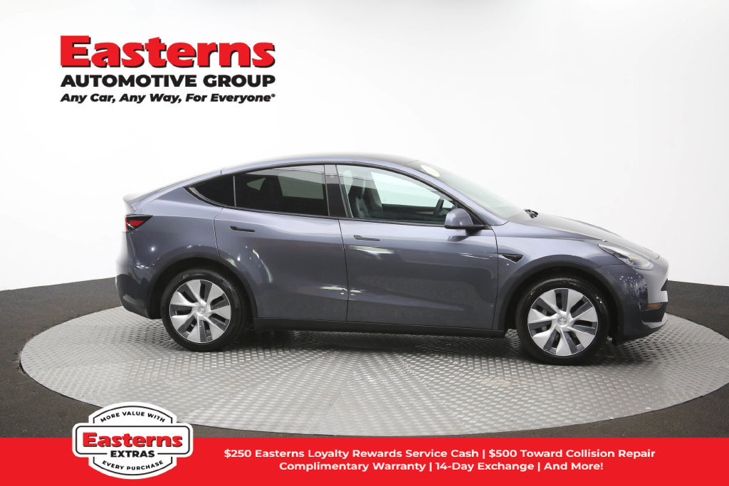 Used 2023 Tesla Model Y Long Range AWD/4WD image 41