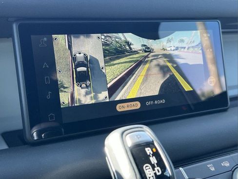 Used 2024 Land Rover Defender 90 X-Dynamic SE image 24