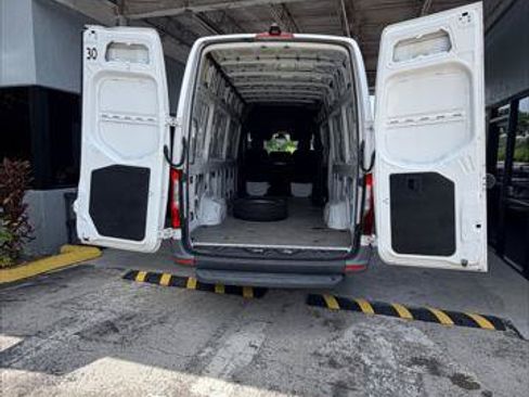 Used 2023 Mercedes-Benz Sprinter 2500 image 19