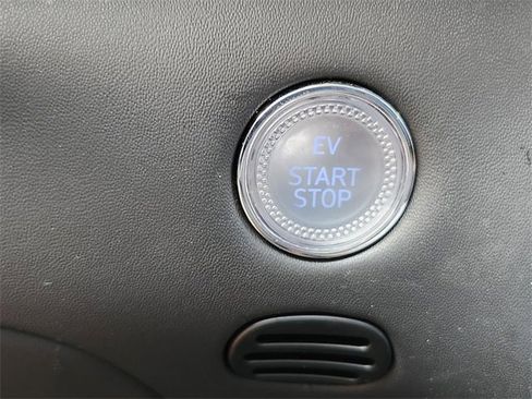 Used 2023 Genesis GV60 Performance image 10