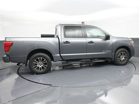 Used 2022 Nissan Titan SV w/ Accessory Utility Package image 3