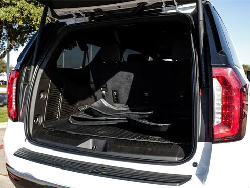 Used 2021 GMC Yukon XL SLT image 57