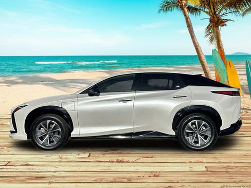 Used 2023 Lexus RZ 450e Premium w/ Technology Package image 2