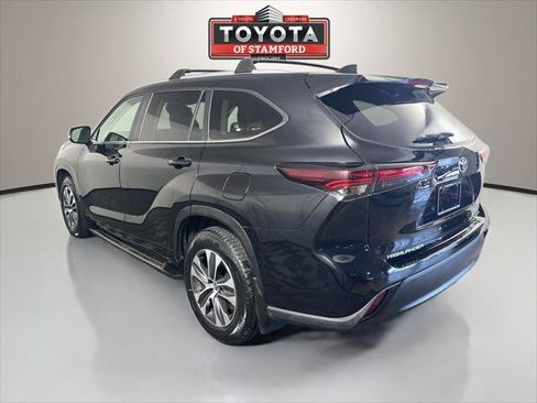 Certified 2024 Toyota Highlander XLE AWD/4WD image 5