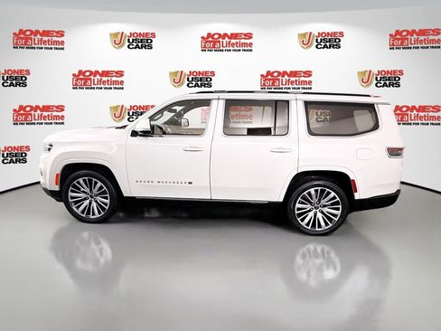 Used 2022 Jeep Grand Wagoneer Series III w/ Flexible Seating Group AWD/4WD image 16
