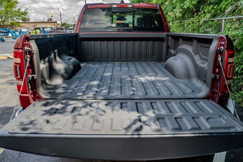 Used 2019 RAM 1500 Big Horn AWD/4WD image 18