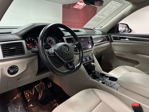 Used 2018 Volkswagen Atlas SE w/ R-Line Package FWD image 14