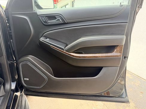 Used 2019 Chevrolet Tahoe LT w/ LT Midnight Edition AWD/4WD image 25