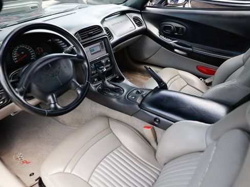 Used 2001 Chevrolet Corvette Convertible w/ Preferred Equipment Group2 RWD image 6