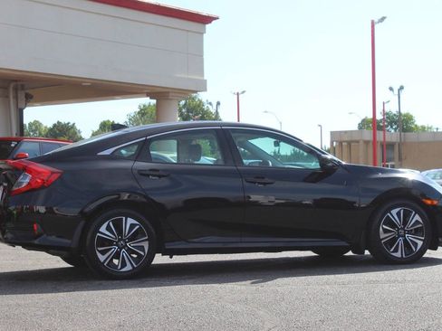 Used 2017 Honda Civic EX-T image 3