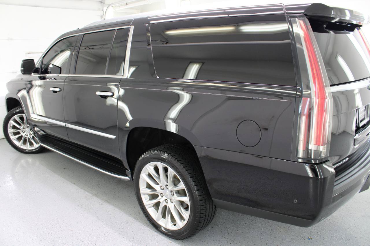 Used 2019 Cadillac Escalade ESV Luxury RWD image 16