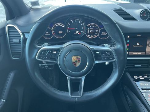 Certified 2023 Porsche Cayenne Platinum Edition image 26