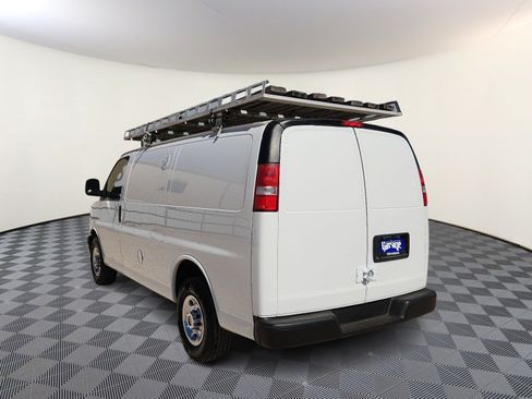 Used 2016 Chevrolet Express 2500 RWD image 3