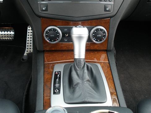 Used 2010 Mercedes-Benz C 300 4MATIC Sedan image 36